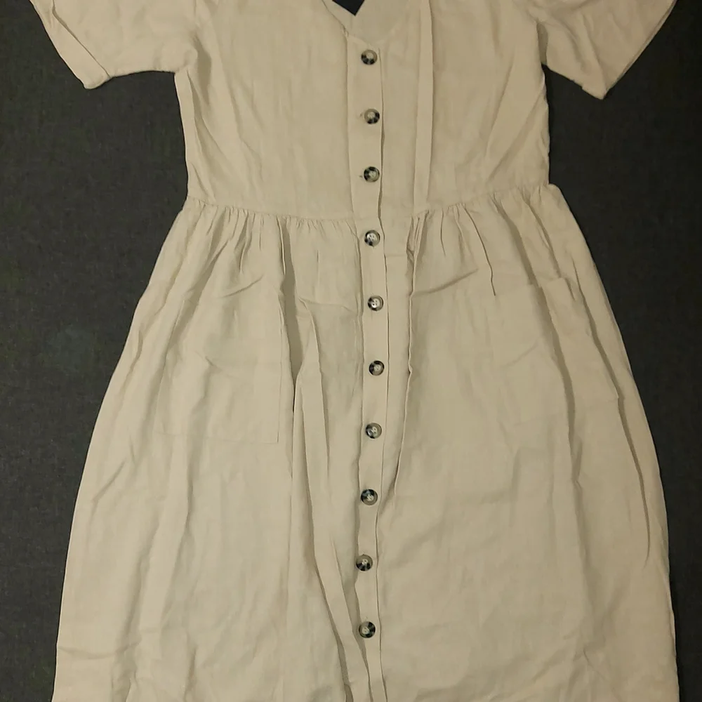 Suzy Shier Beige Button-Front Midi Dress - Picture 2 of 6